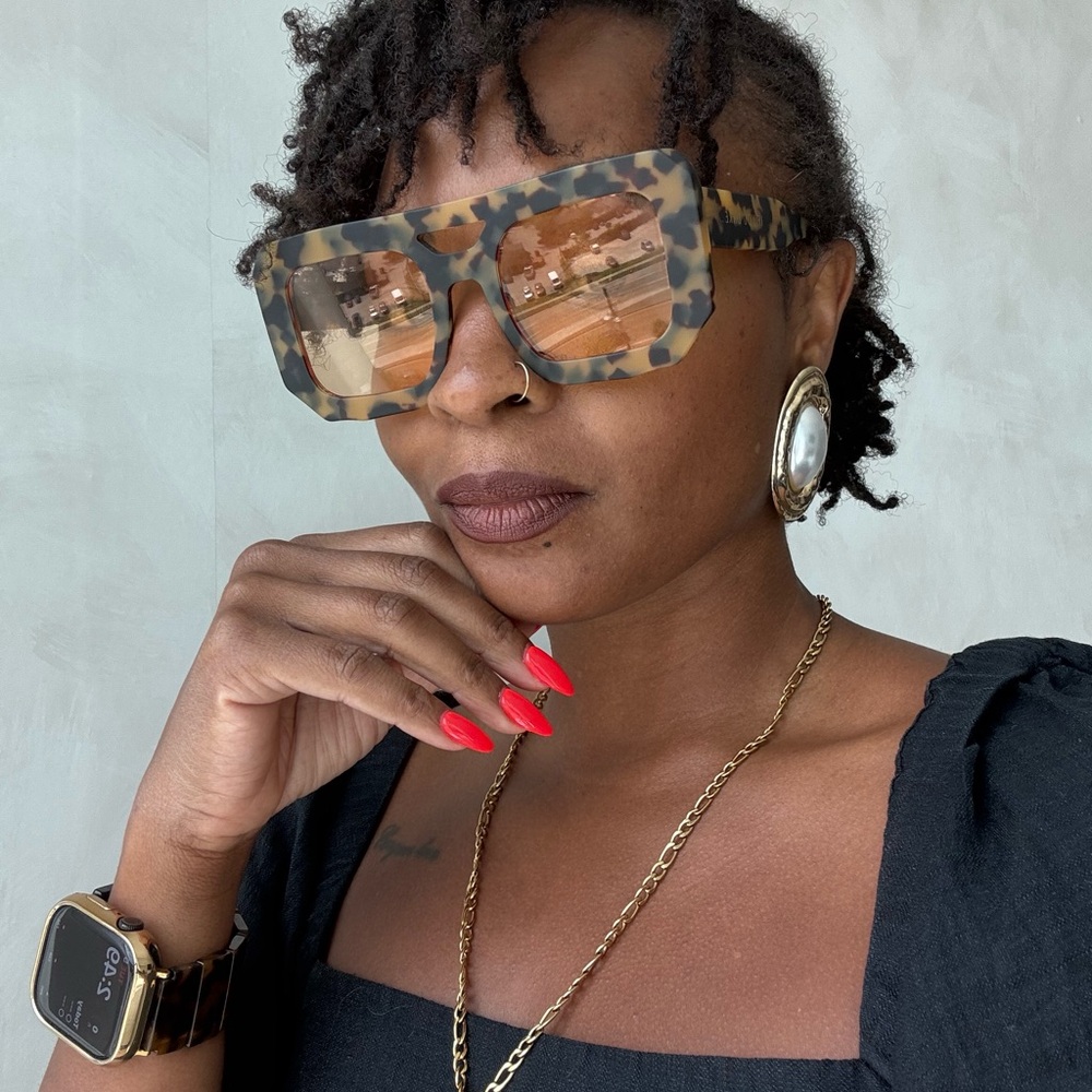 Trendy Tortoiseshell Square Sunglasses